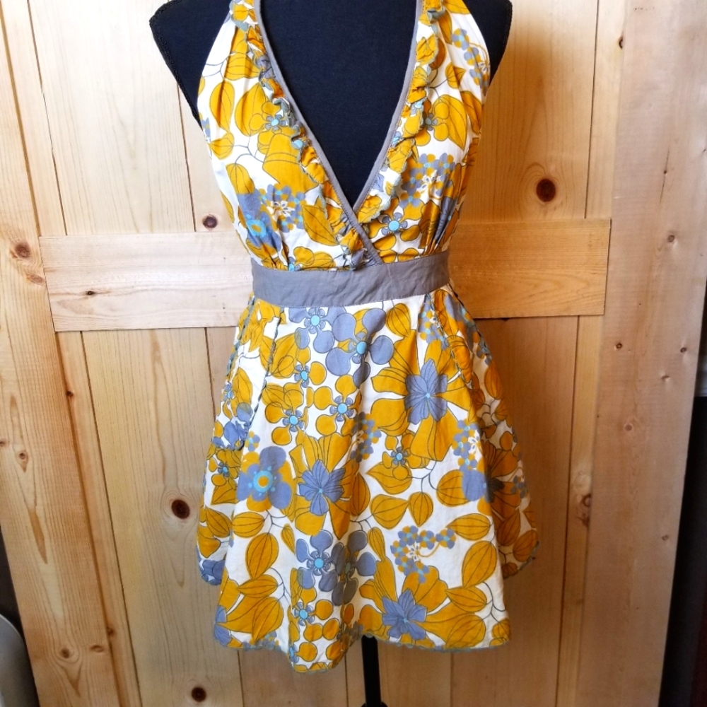 Simply Envogue Cotton Floral Ruffle Neck Tie Back Pocketed Apron